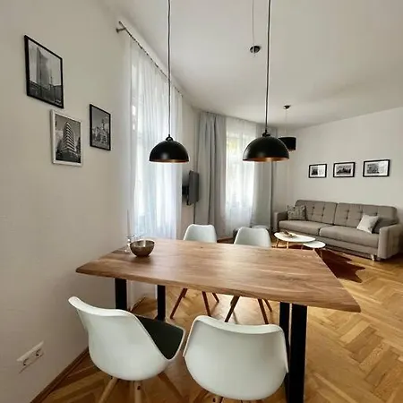 Firstclass 2r_apartment In Apartment